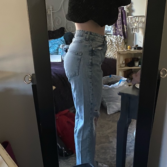 Divided Brand Ripped Jeans

Size 4 - Picture 4 of 5